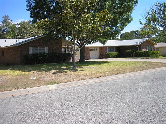 1st image of 211-A/B Manor Dr