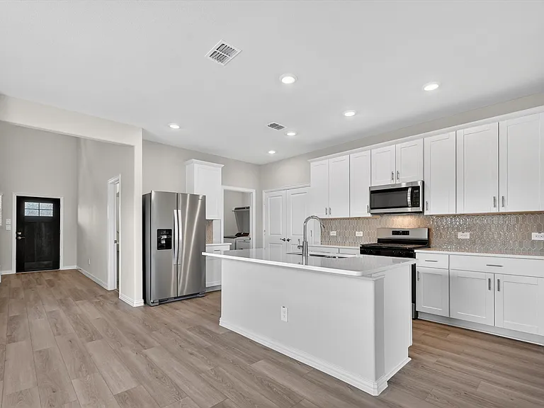 1402 Bridgestone Dr — Photo 3