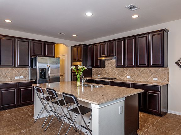 4th image of 4008 Deer Lake Dr