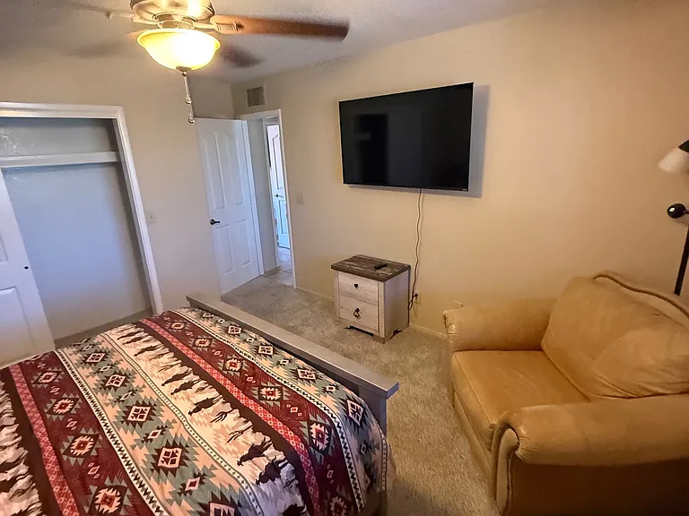 1163 E Manor Dr — Photo 15