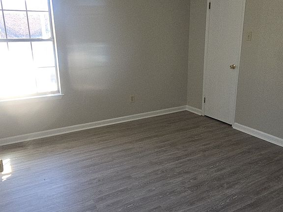 5th image of 2804 34th Ave APT E3