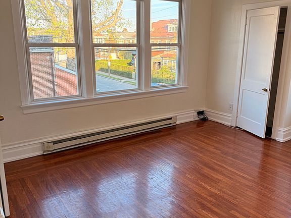 4th image of 233 S West St Floor 2