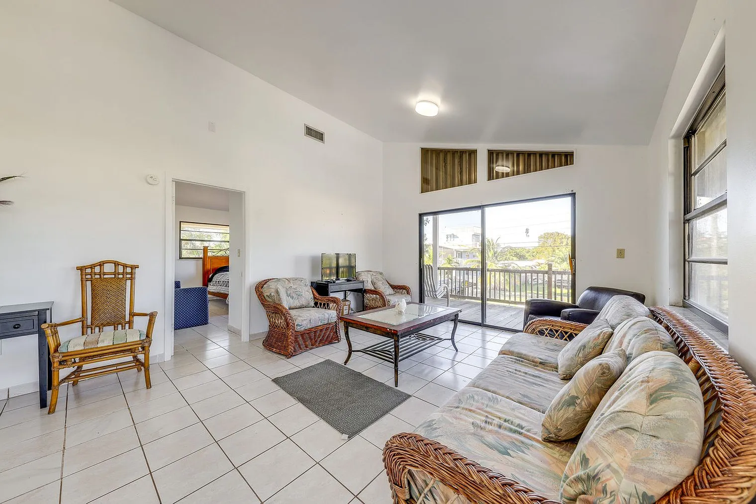 2 bed, 2.0 bath, 2098 sqft, $4,580 — Photo 1