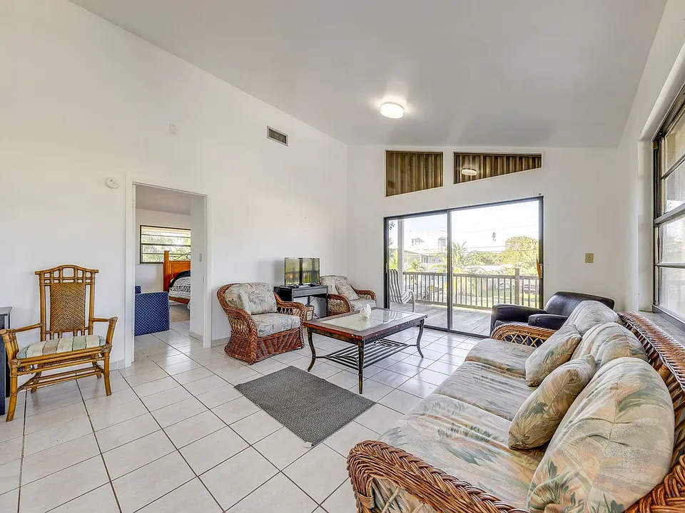 115 Marina Ave #2-ID1546182P