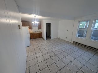 8 Mechanic St APT 2, Farmington, NH 03835