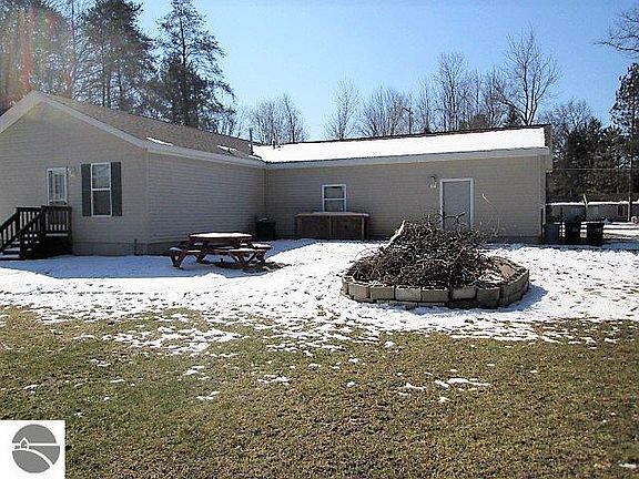 2nd image of 1853 S Chippewa Trl