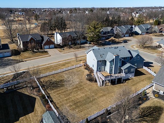5th image of 2101 Nicholas Ct
