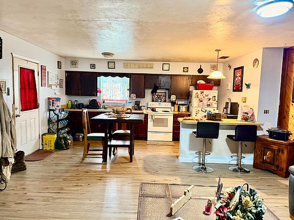 3rd image of 3557 NW 34TH Avenue