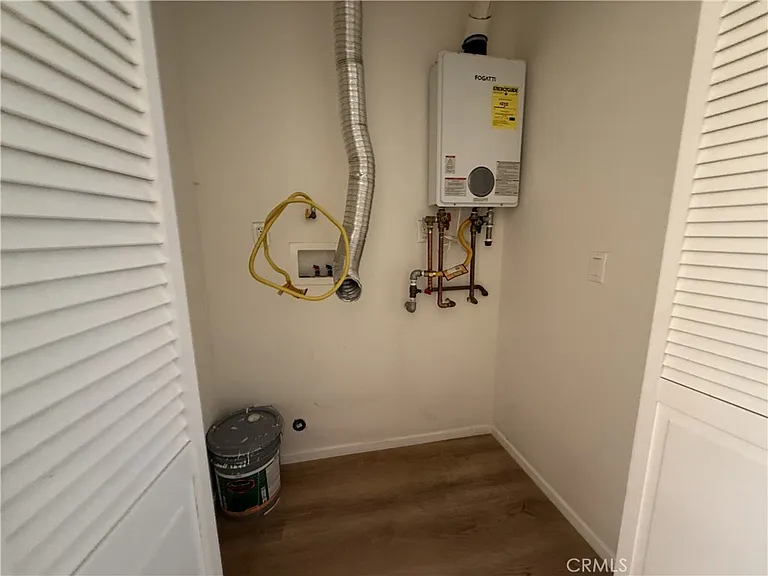 7320 Lindley Ave — Photo 5