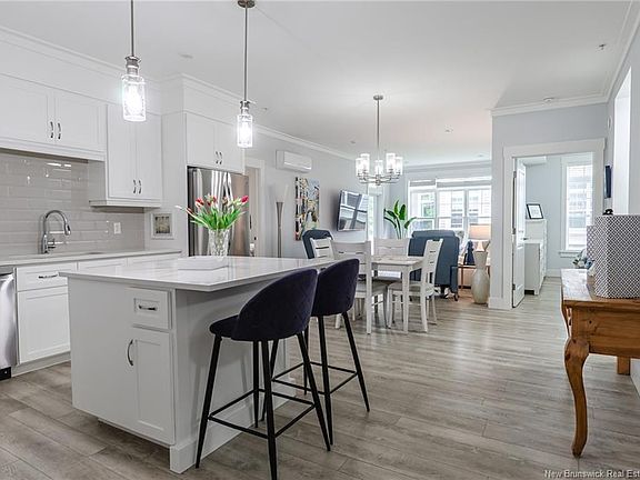5th image of 52 Hampton Rd #102