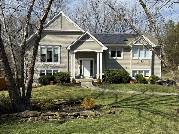 10806 NW 75th Ter, Weatherby Lake, MO 64152