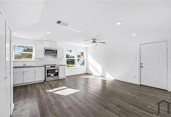 8631 Peachtree St #B — Photo 5