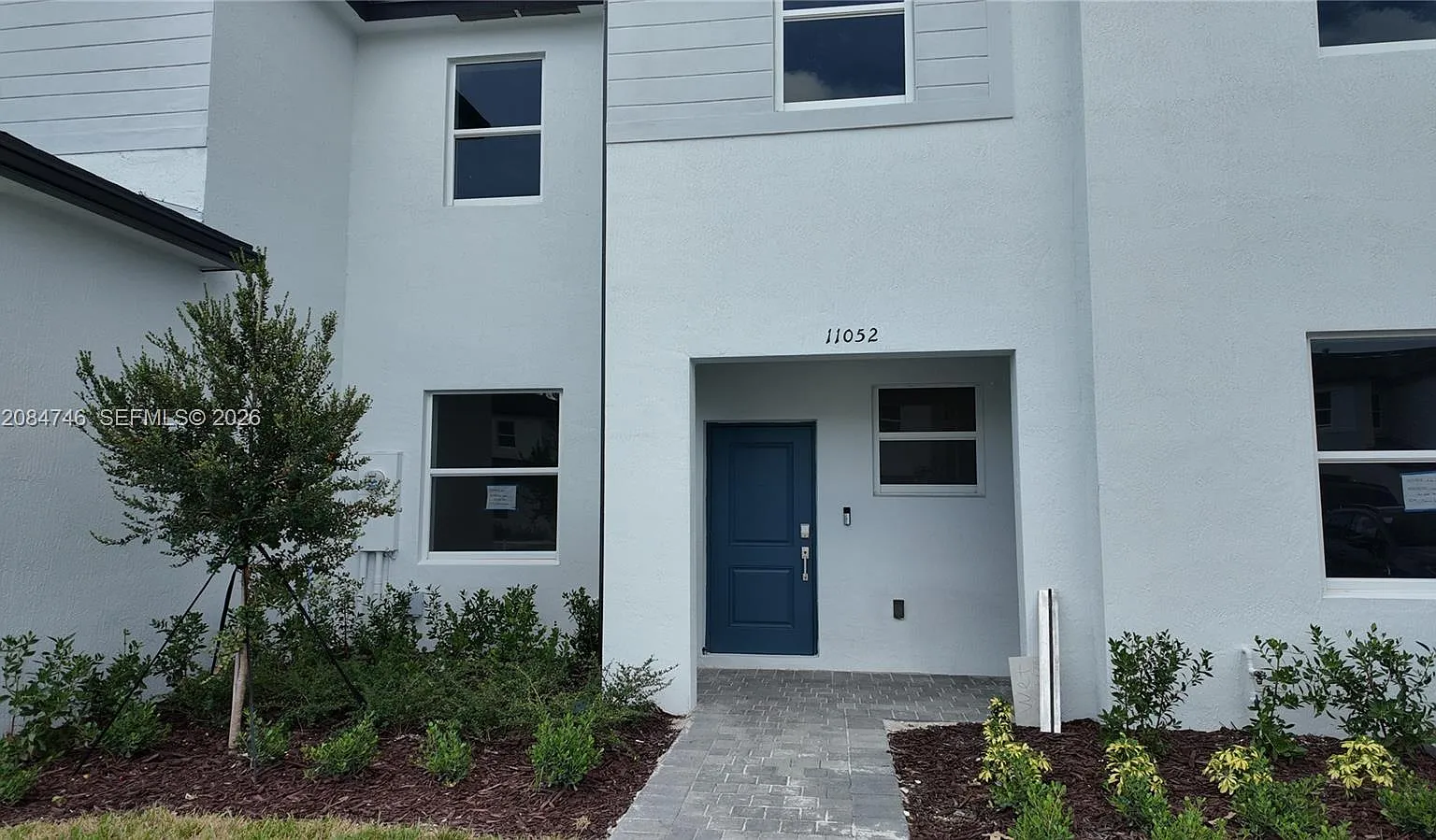 3 bed, 2.5 bath, $2,800 — Photo 2