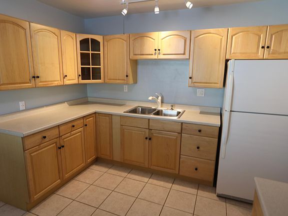 4th image of 436 SE Dolphin Dr