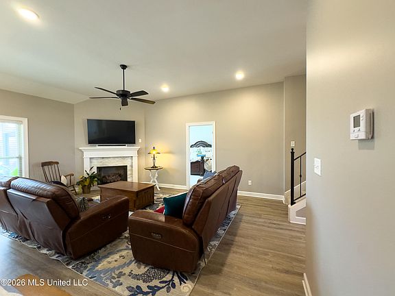 3rd image of 3034 Leatherman Dr