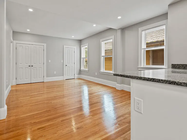 16 Clifton St #3 — Photo 5