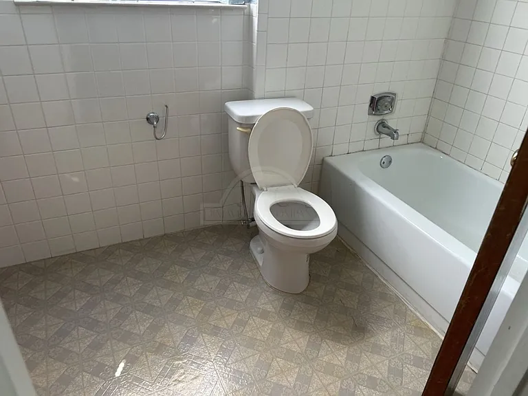 906 Jefferis Ave — Photo 13