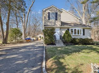 18 South Rd, Wayne, NJ 07470