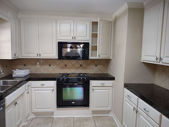 4th image of 336 Pebble Creek Dr