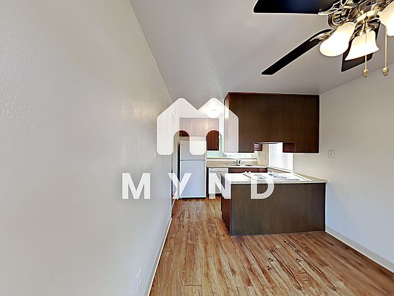 4th image of 715 19th St APT 4