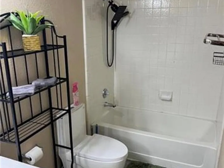 5131 Lindell Rd #205 — Photo 10