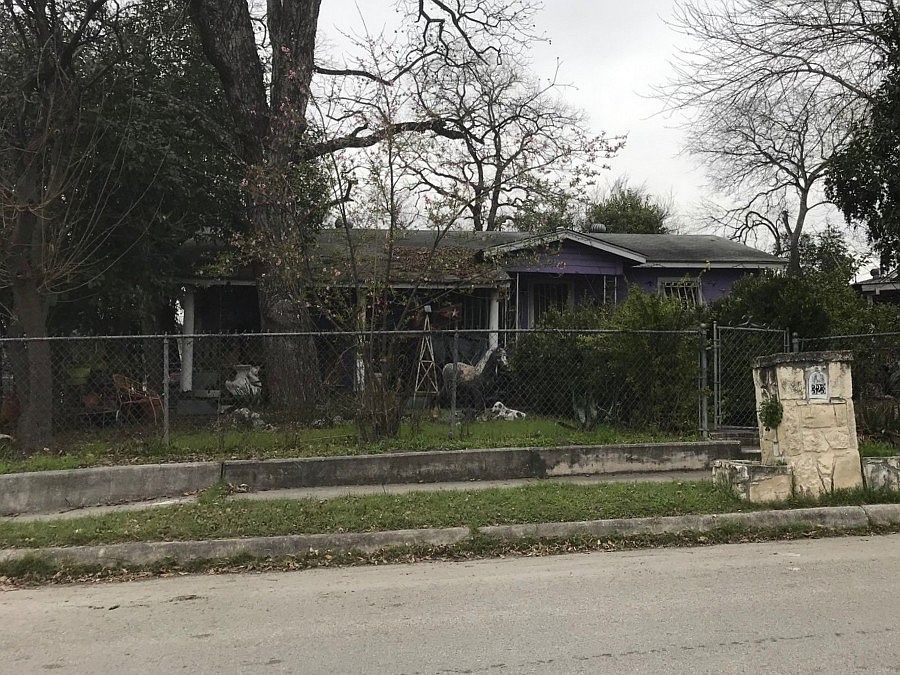 1st image of 323 Vickers Ave