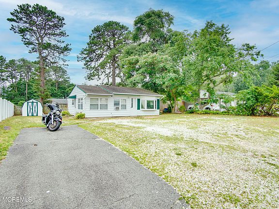 2nd image of 117 Beach Boulevard