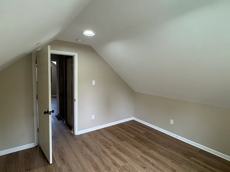21 Apache St — Photo 7