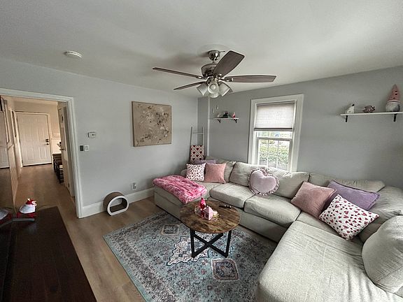 4th image of 646 River Ave Floor 1