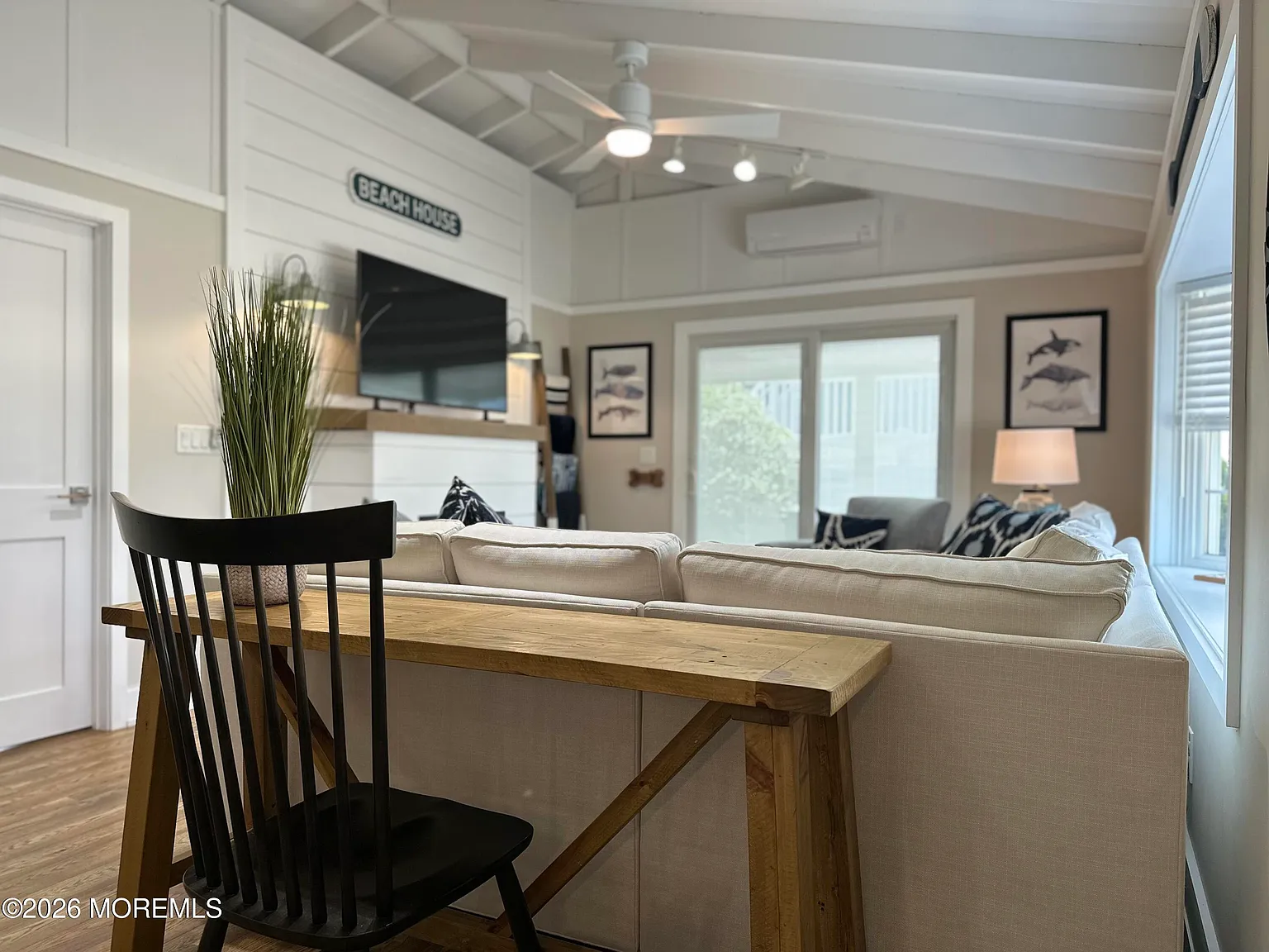 3 bed, 880 sqft, $3,200 — Photo 4