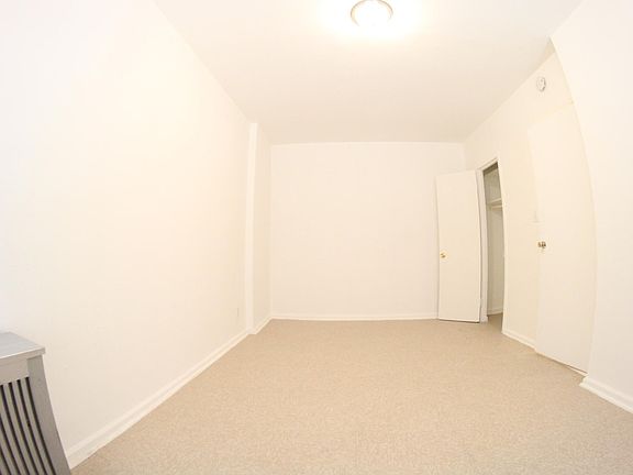 2nd image of 1125 Sheridan Ave #4A-2