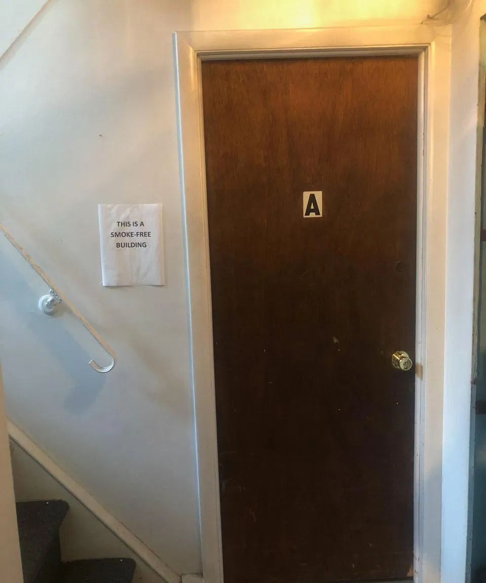 Studio, $900 — Photo 2