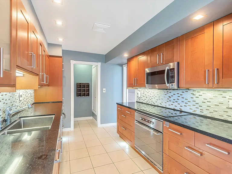 651 Port Dr #208 — Photo 7