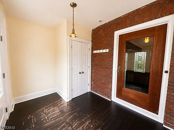 4th image of 2 Cloverhill Pl #1