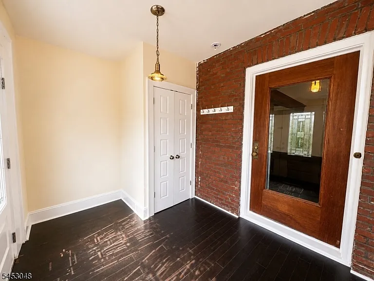 2 Cloverhill Pl #1 — Photo 4