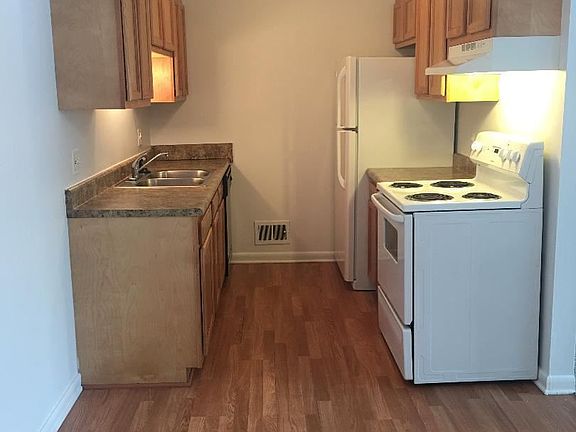 2nd image of 2722 Golfside Dr APT 916