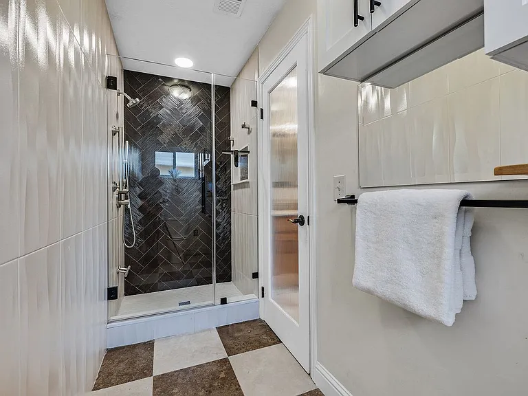 308 Panorama Ct — Photo 29