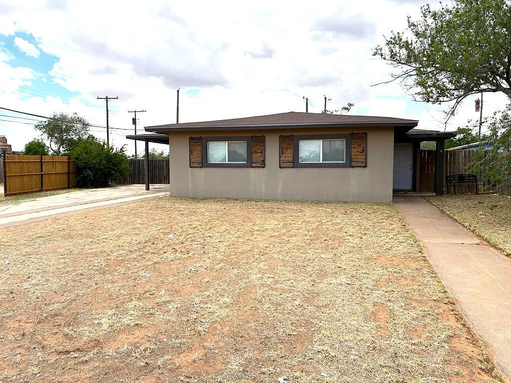 2 bed, 1.0 bath, 1000 sqft, $1,795 — Photo 1