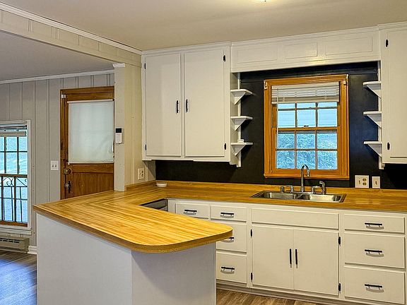 5th image of 1308 W Arch Ave