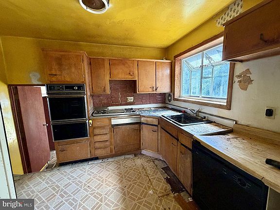 5th image of 8415 Church Ln
