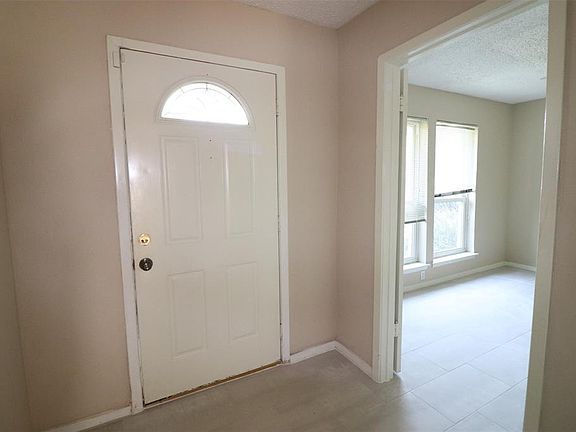 5th image of 9718 Summerwood Cir