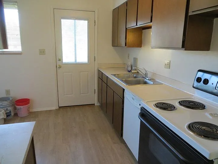 Kitchen/dining