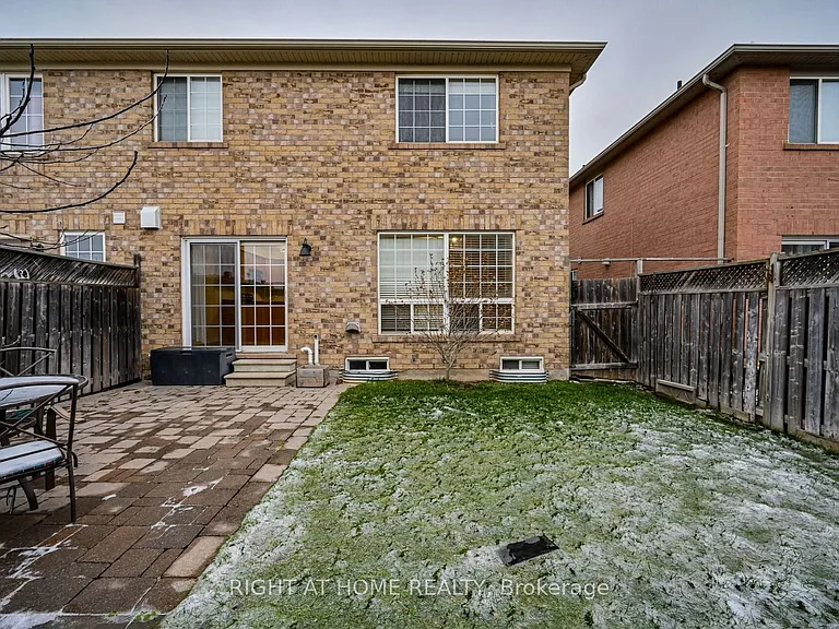 842 Luxton Dr — Photo 42