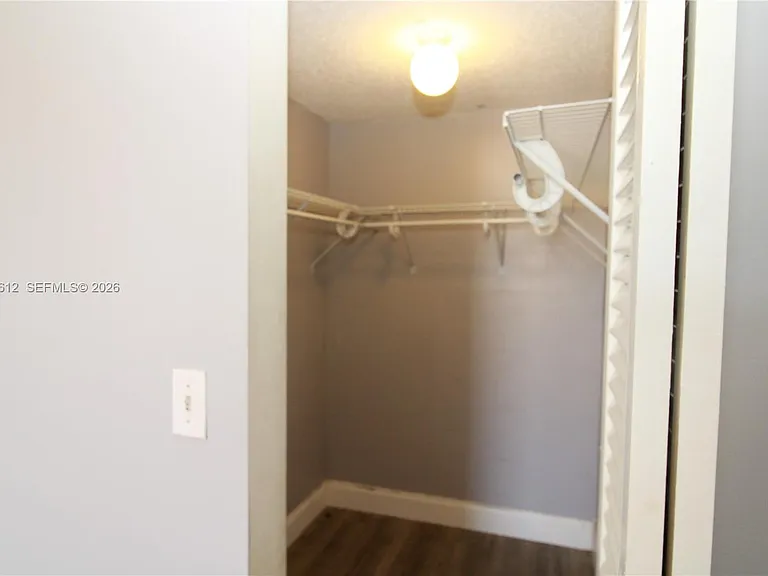 13499 Biscayne Blvd #412 — Photo 9