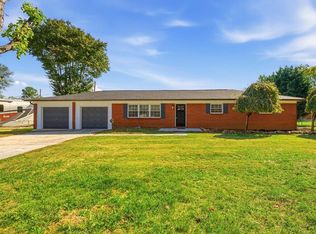 2660 Mountain View Dr, Morristown, TN 37814