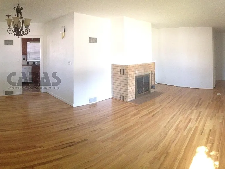 646 Dearborn Ave #UPPER — Photo 2