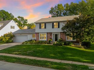 15610 Cedarmill Dr, Chesterfield, MO 63017