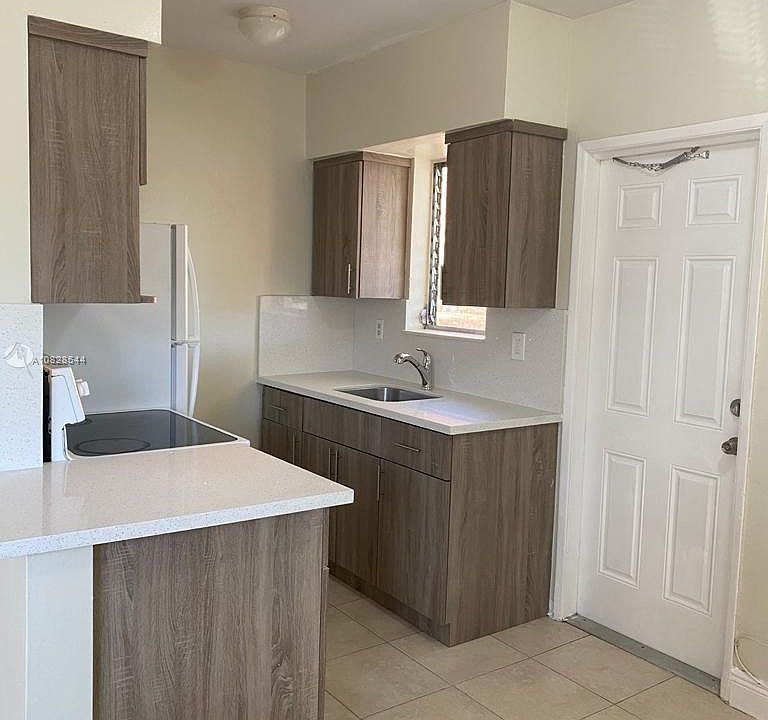1st image of 1217 NE 127th St APT 1