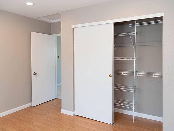 5th image of 4909 Corona Ct