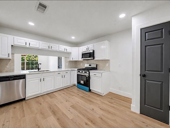 3rd image of 10836 Mesquite Dr